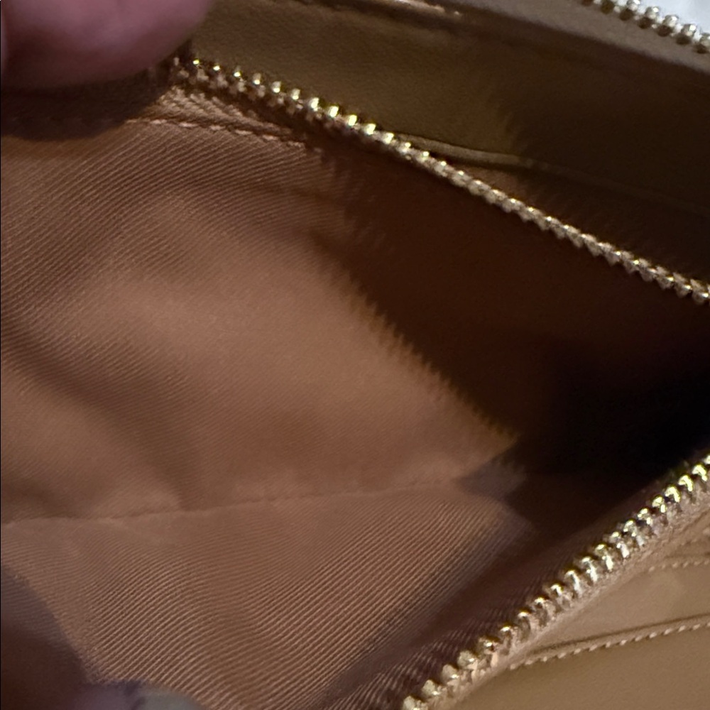 Coach Zip Around Wallet in Chalk (off-white) pebbled leather EUC - Picture 7 of 16